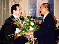 Leonid Kharitonov and Japanese Prime Minister Yasuhiro Nakasone